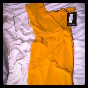 Pretty Little Things Dandelion one shoulder dress